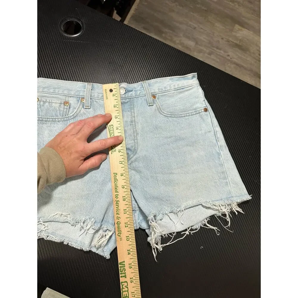 Levis' Premium Wedgie Short Button Fly Light Wash Cut Off Size 28 - Picture 7 of 11